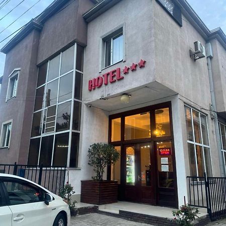 Hotel Skib Tbiliszi Kültér fotó