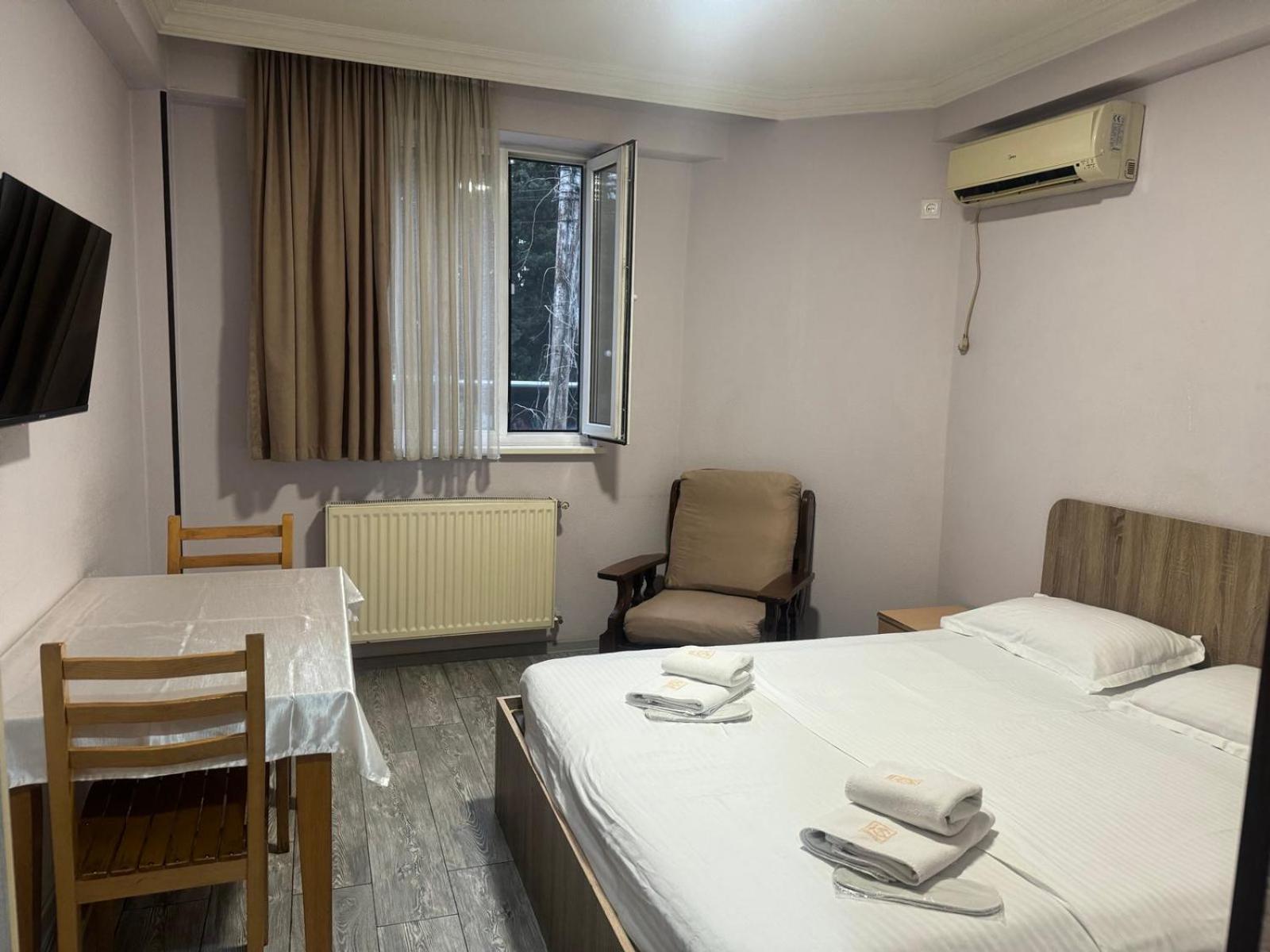 Hotel Skib Tbiliszi Kültér fotó