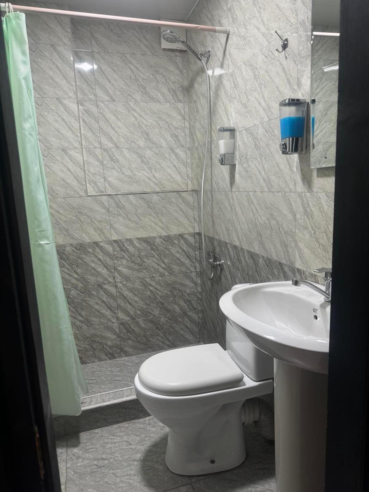 Hotel Skib Tbiliszi Kültér fotó