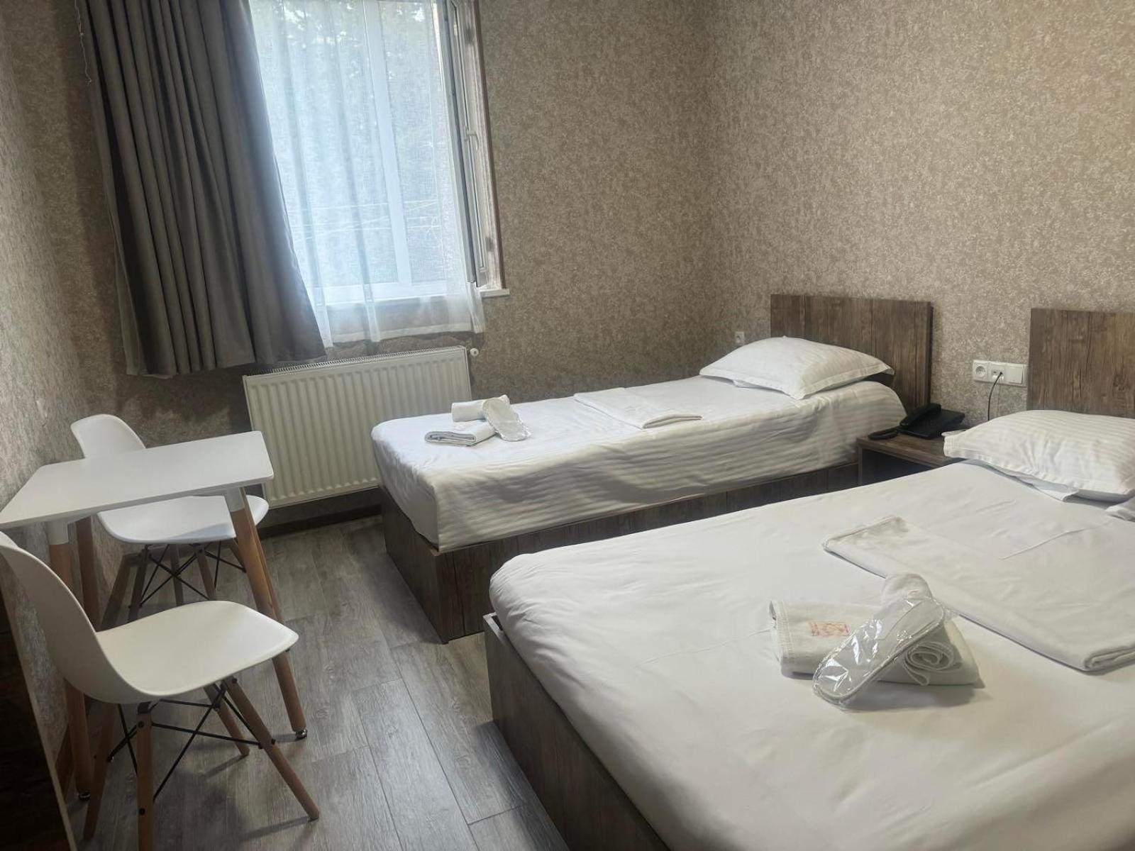 Hotel Skib Tbiliszi Kültér fotó