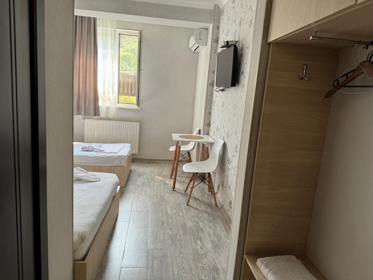 Hotel Skib Tbiliszi Kültér fotó