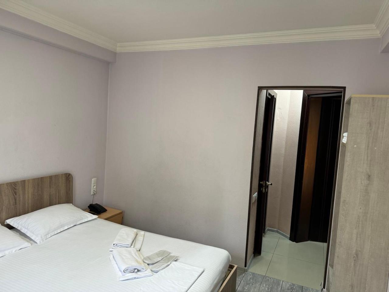 Hotel Skib Tbiliszi Kültér fotó