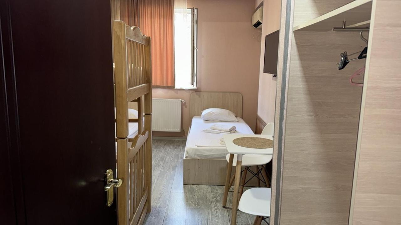 Hotel Skib Tbiliszi Kültér fotó