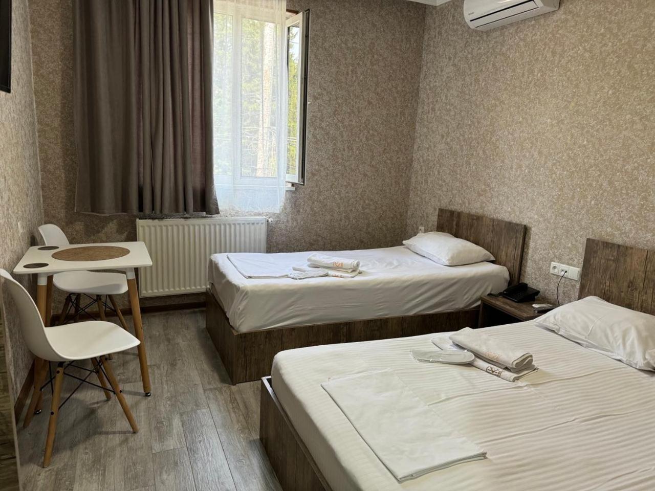 Hotel Skib Tbiliszi Kültér fotó