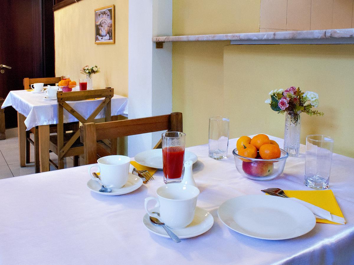Hotel Skib Tbiliszi Kültér fotó